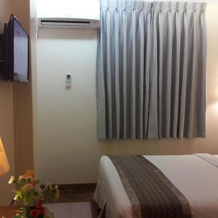 Grand Laurel Hotel Yangon Exterior foto