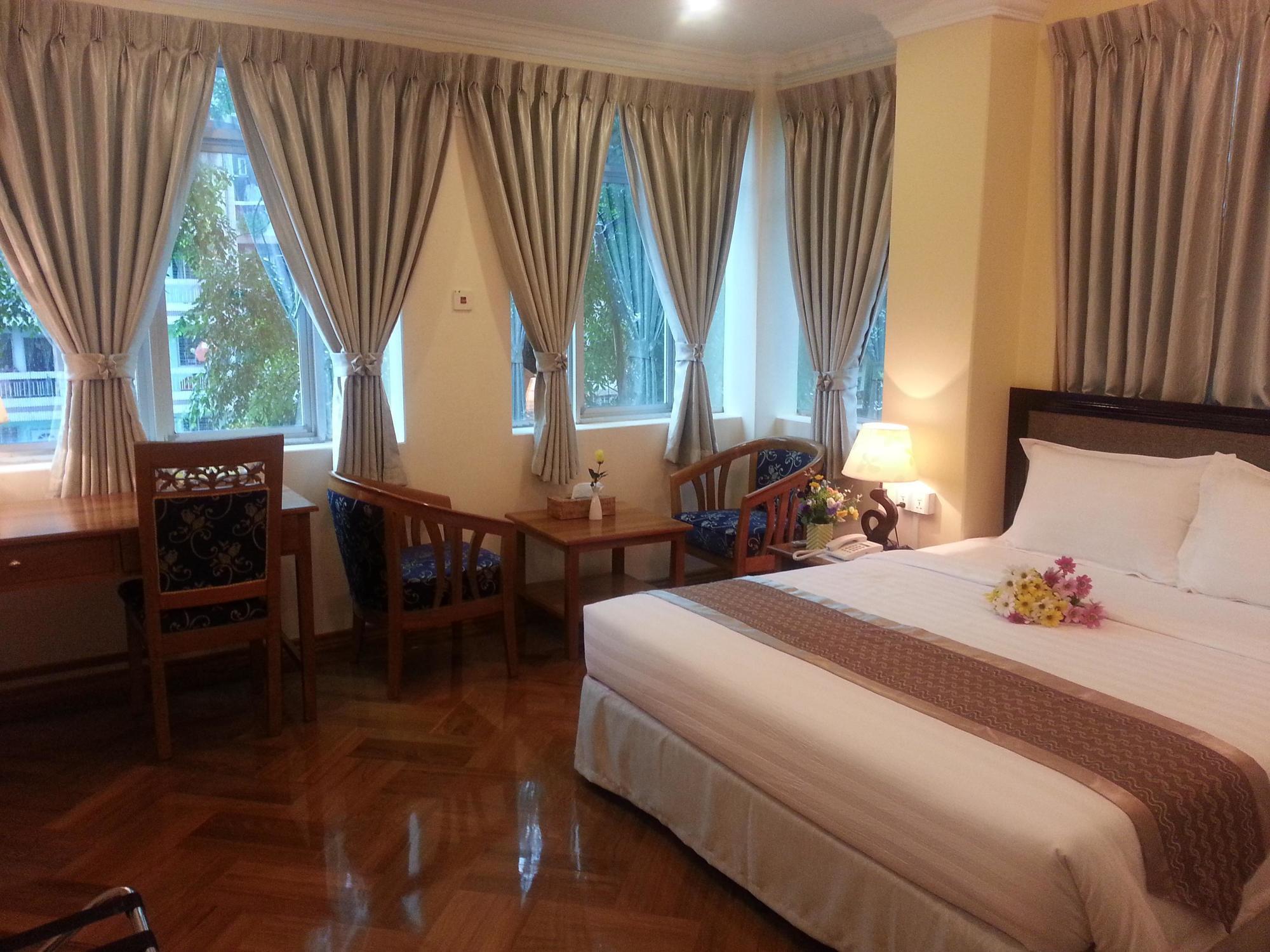 Grand Laurel Hotel Yangon Exterior foto