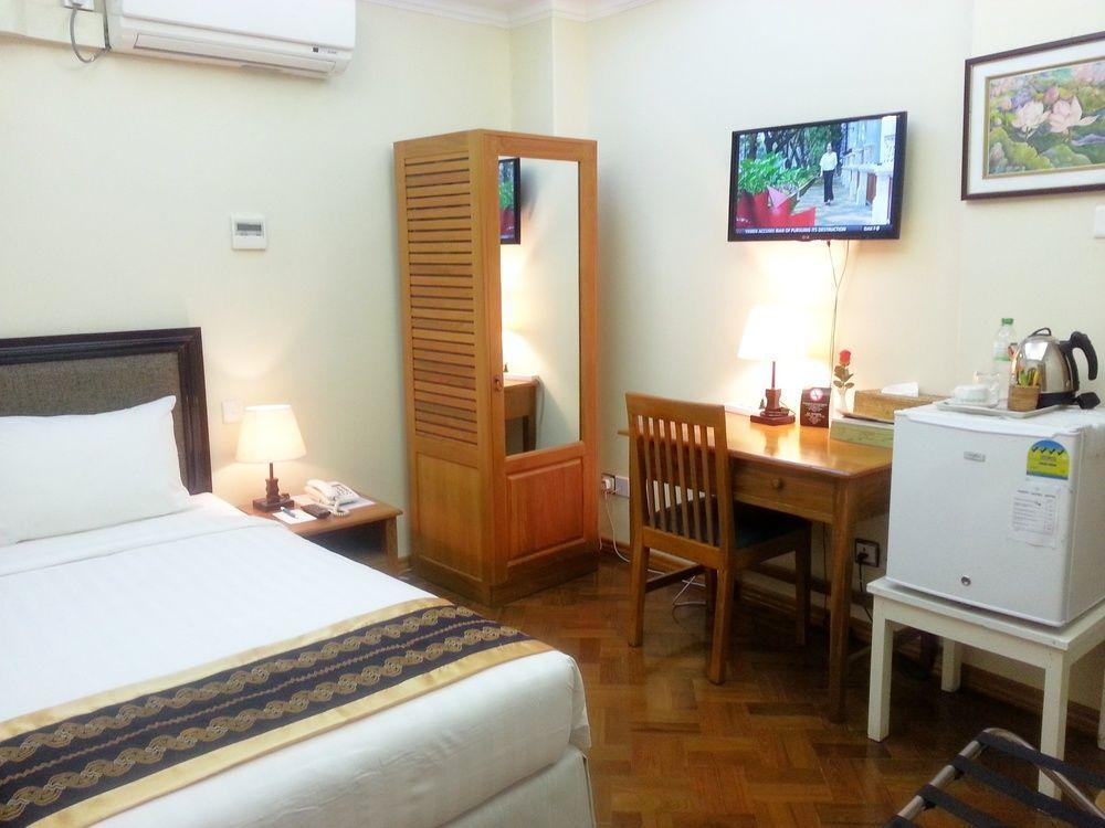 Grand Laurel Hotel Yangon Exterior foto