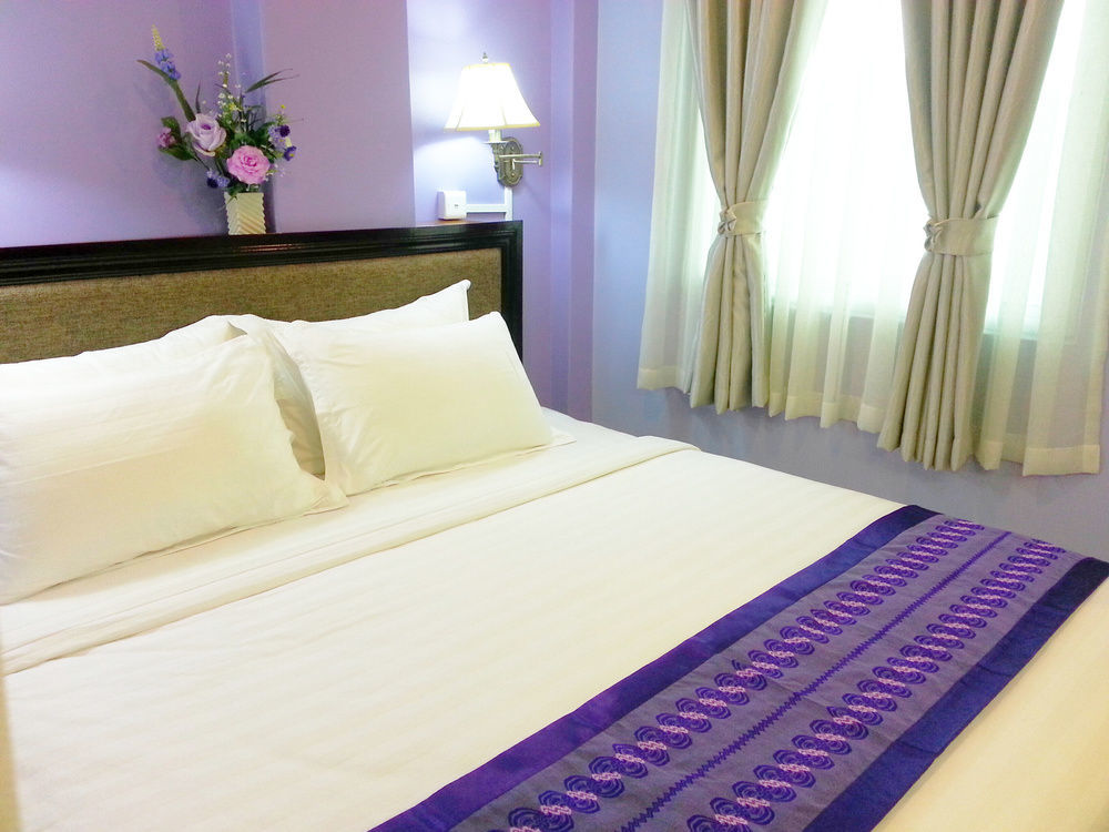 Grand Laurel Hotel Yangon Exterior foto