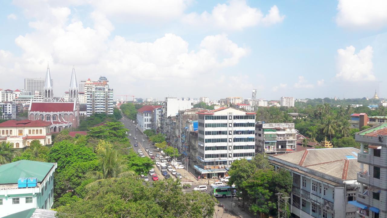 Grand Laurel Hotel Yangon Exterior foto