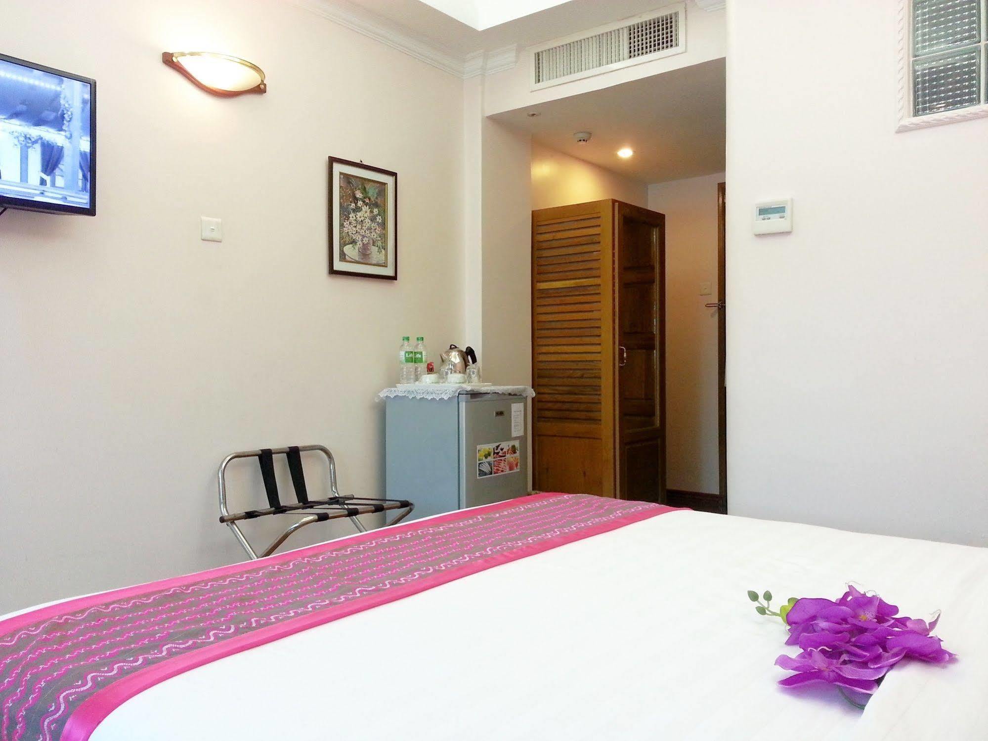 Grand Laurel Hotel Yangon Exterior foto