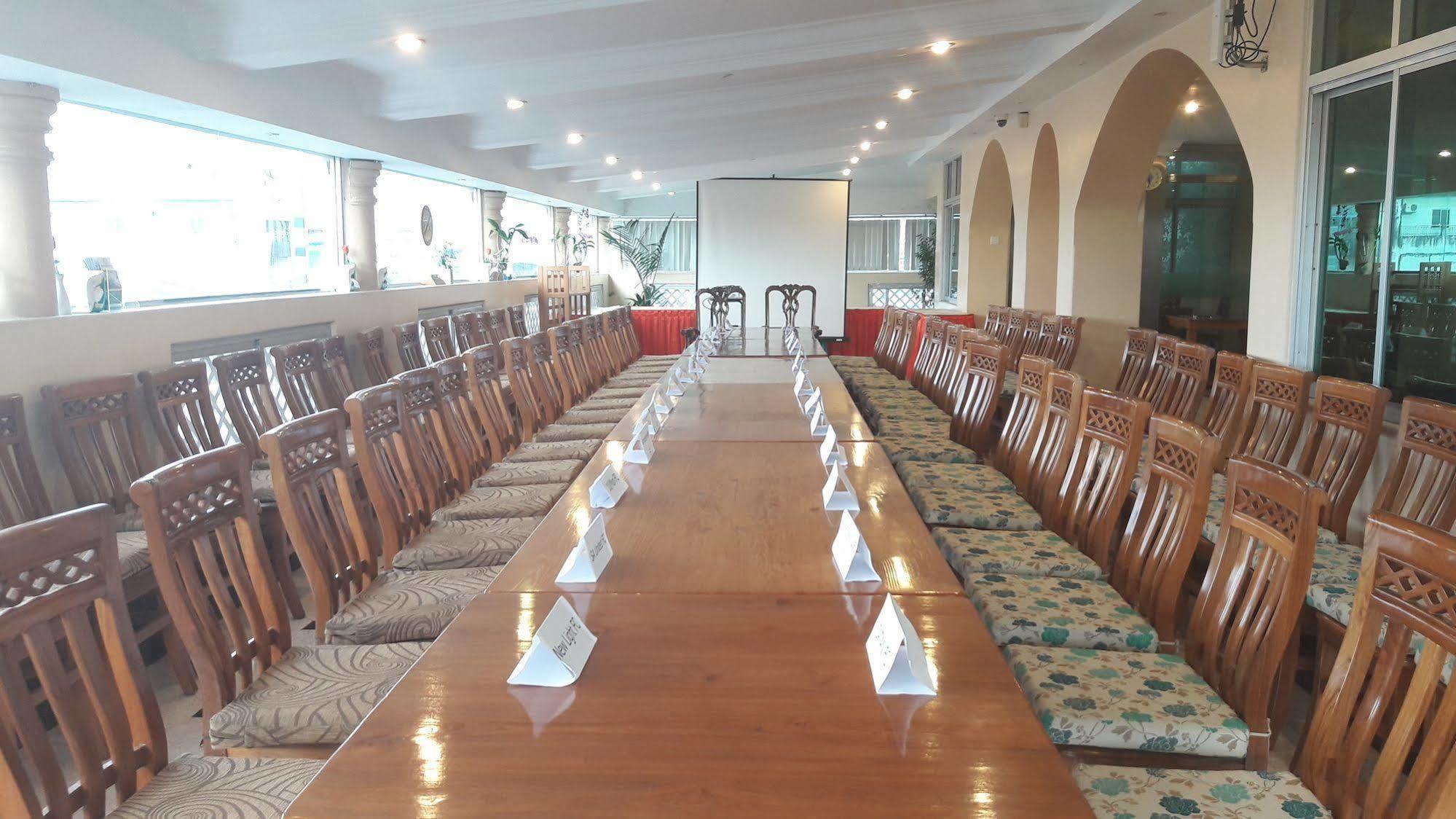 Grand Laurel Hotel Yangon Exterior foto