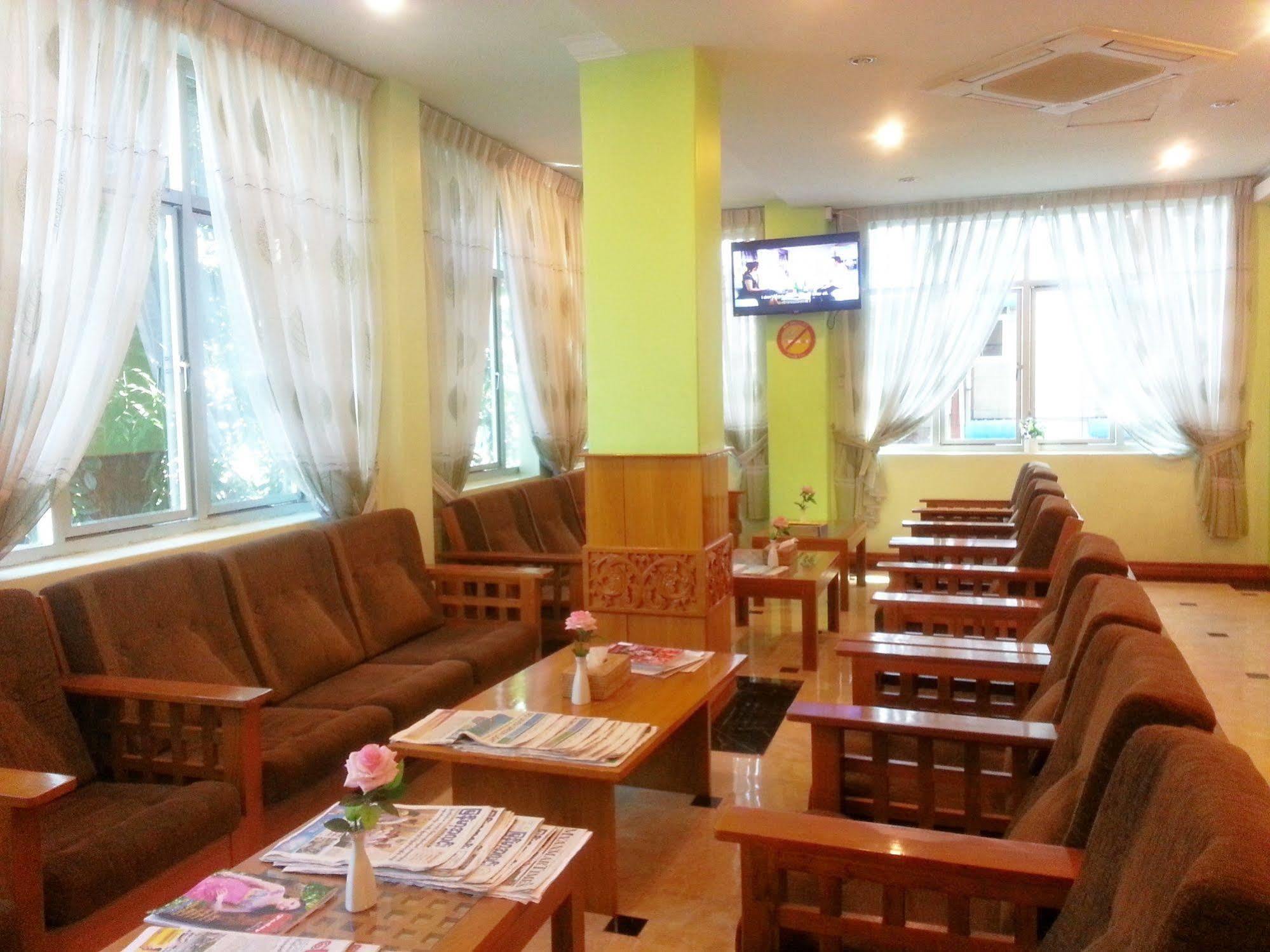 Grand Laurel Hotel Yangon Exterior foto