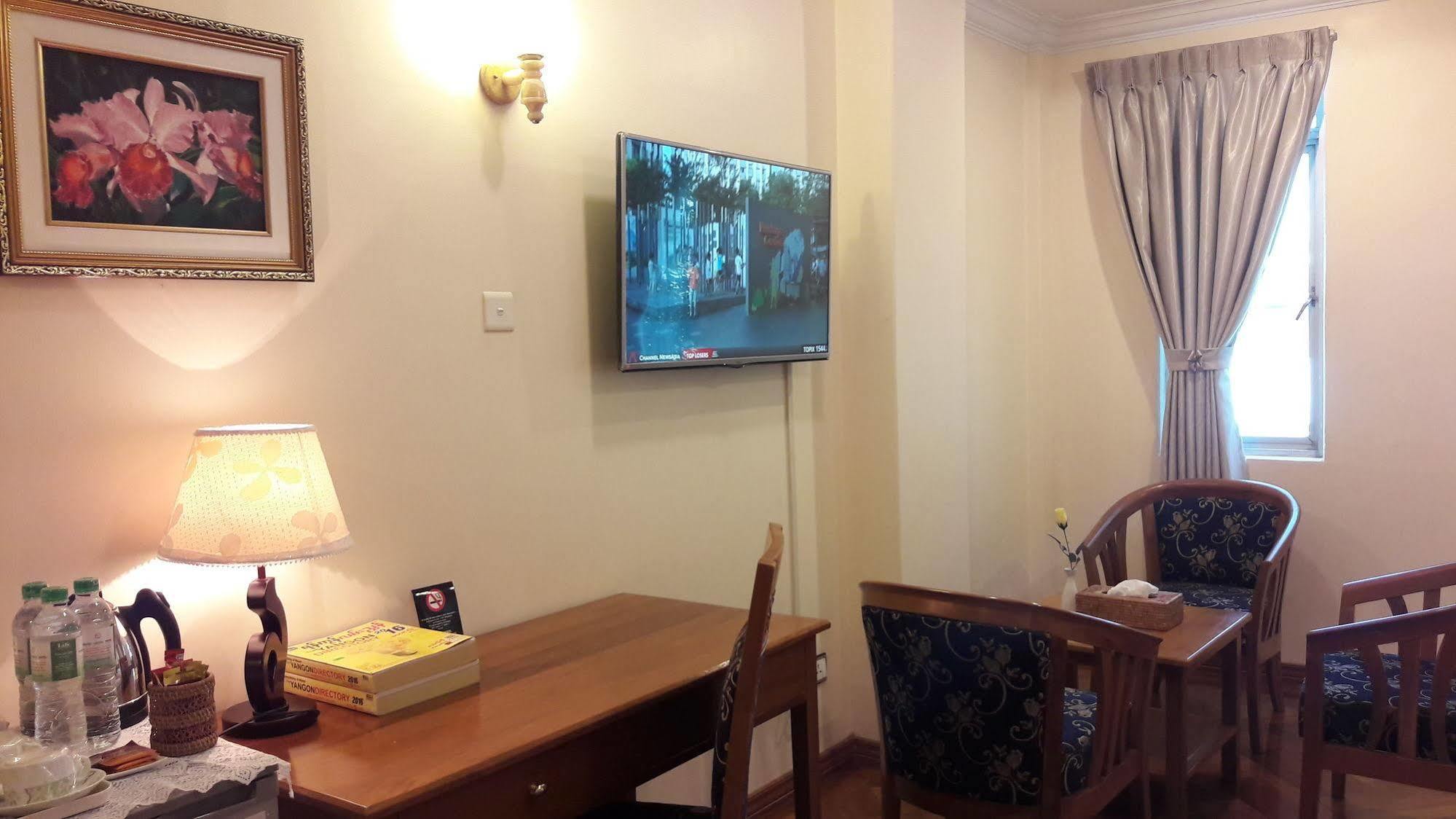 Grand Laurel Hotel Yangon Exterior foto